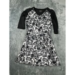 Women’s Black White Reel Legends Performance Dress Size M Excellent Condition